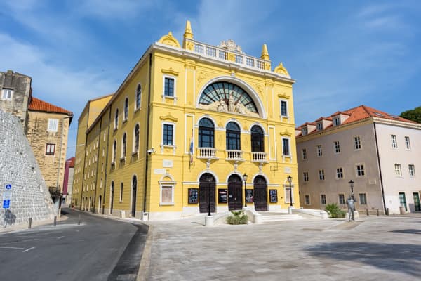 image of the croatian national theatre building