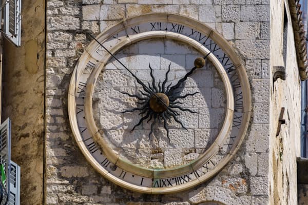 image of the old clock in Split