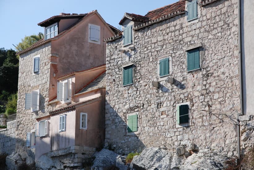 image of old buildings from veli varos